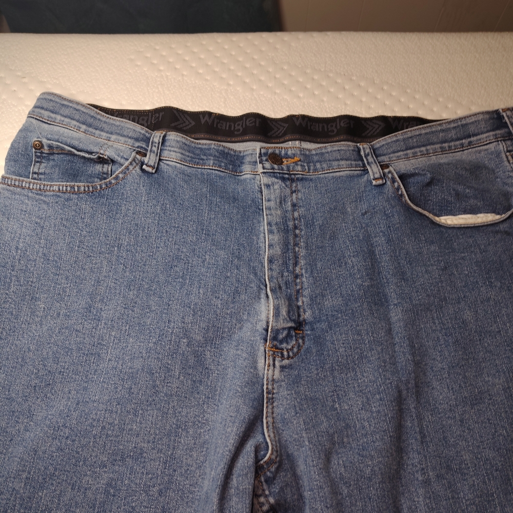 Wrangler Men's Relaxed Fit Denim Jeans - Picture 6 of 10